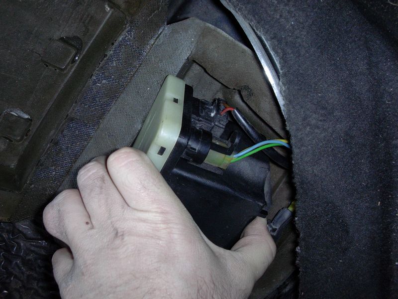 Aftermarket alarm installation. MercedesBenz Forum